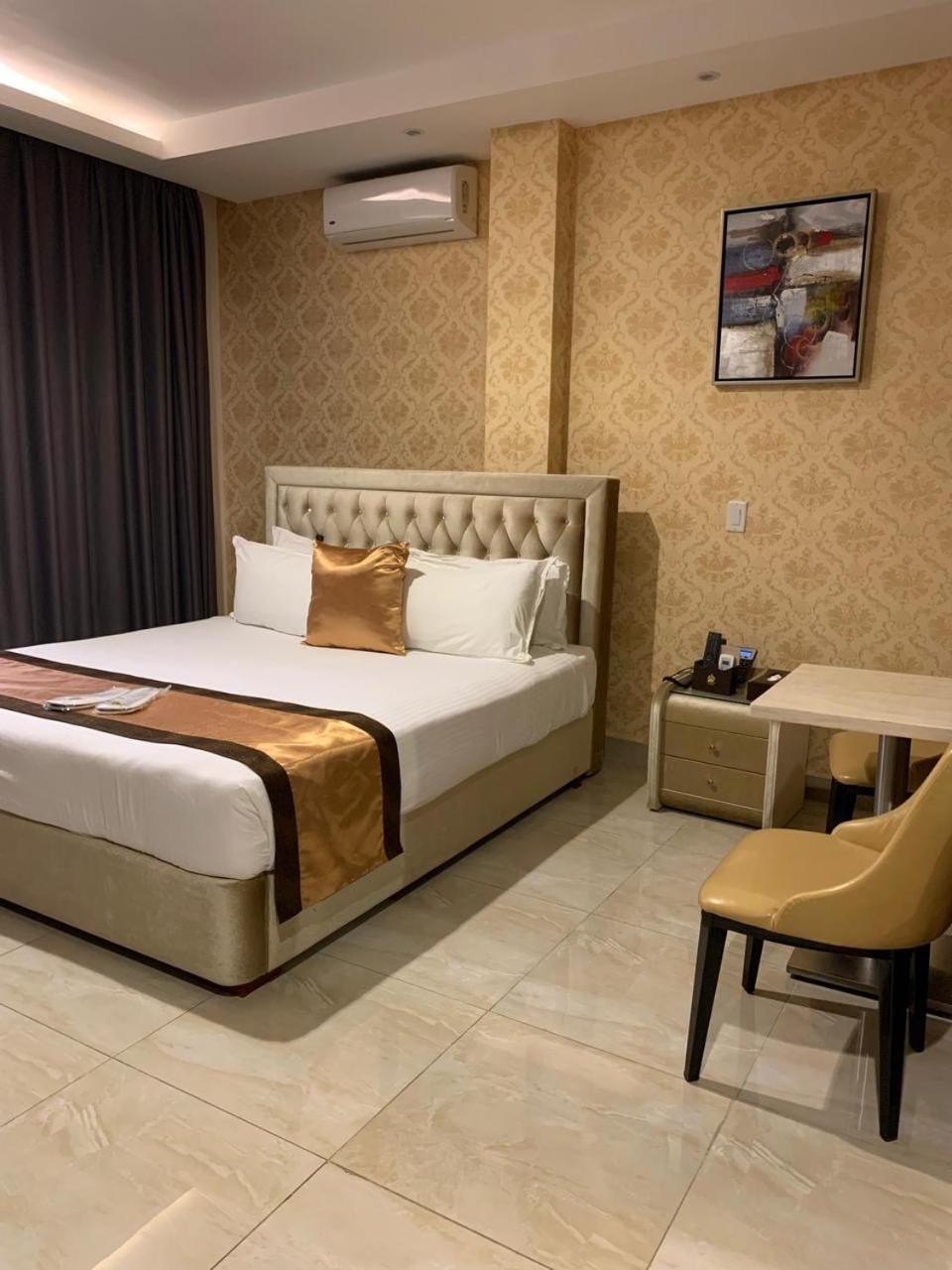Hotel Crowner David Esterno foto